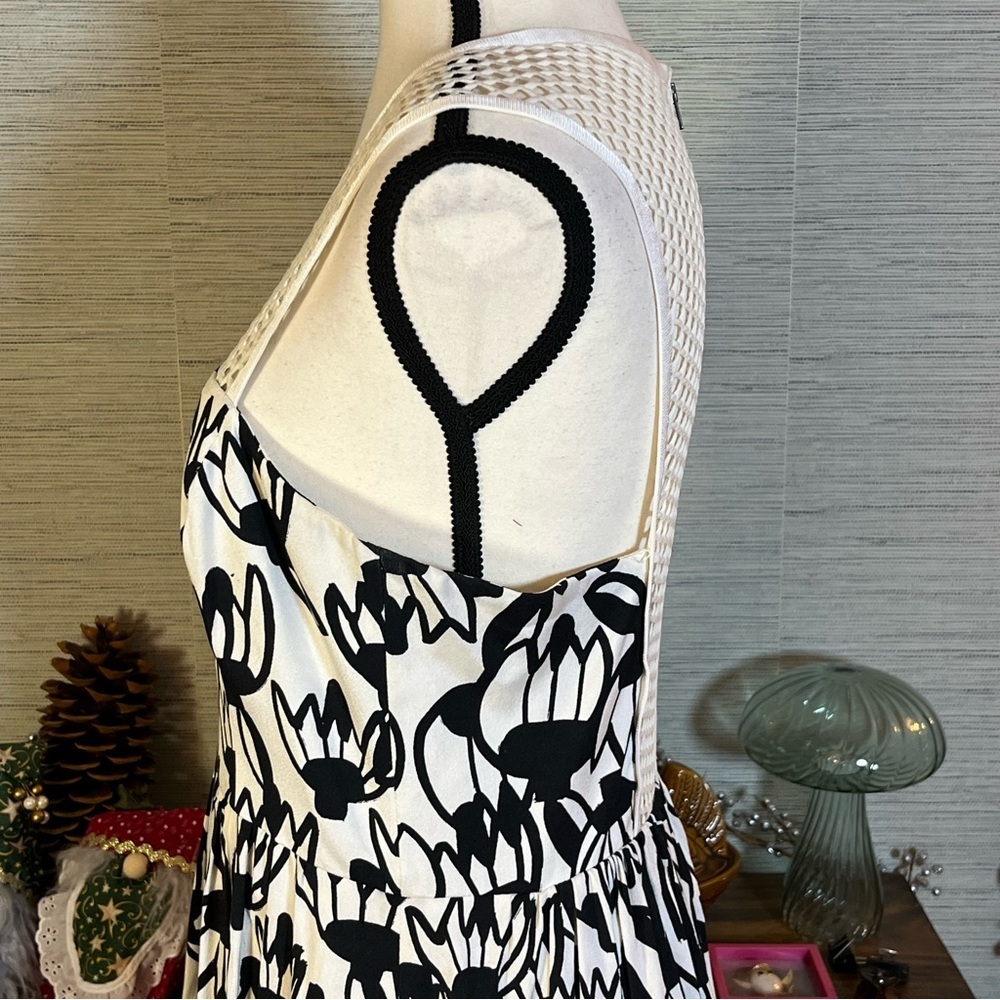 Silk Fit & Flare Floral Dress Black/White Mesh Yoke Women’s Size Small Retro - Picture 5 of 9